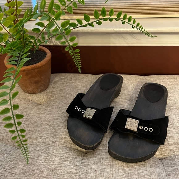 CHANEL wooden clog slides - Picture 2 of 7